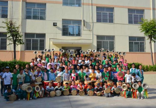 传承人文经典 扬地域文化 黄龙县白马滩镇小学锣鼓社团