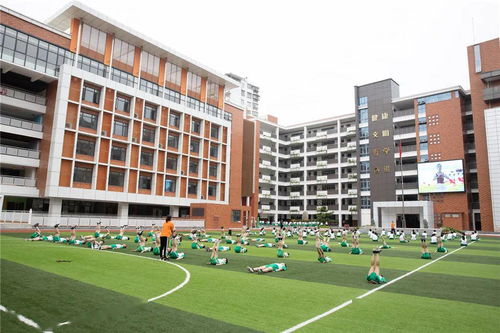 书记送来最珍贵的儿童节礼物——中共福州市委常委、福清市委书记刘卓群一行莅临福清市实验小学视察慰问