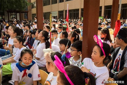 童趣绘彩，翩然秀场 从安阳到温州，两校手绘T台秀点亮学子创意梦